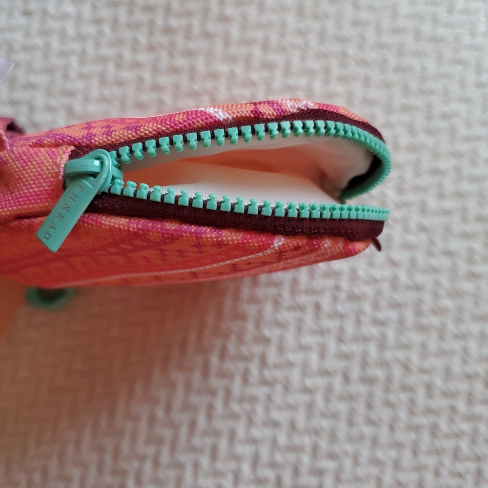 FP Movement X Thread Sidekick Wallet/Peach Flirt - Picture 8 of 10